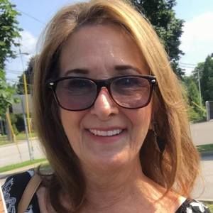 Meet your Posher, Cassandra